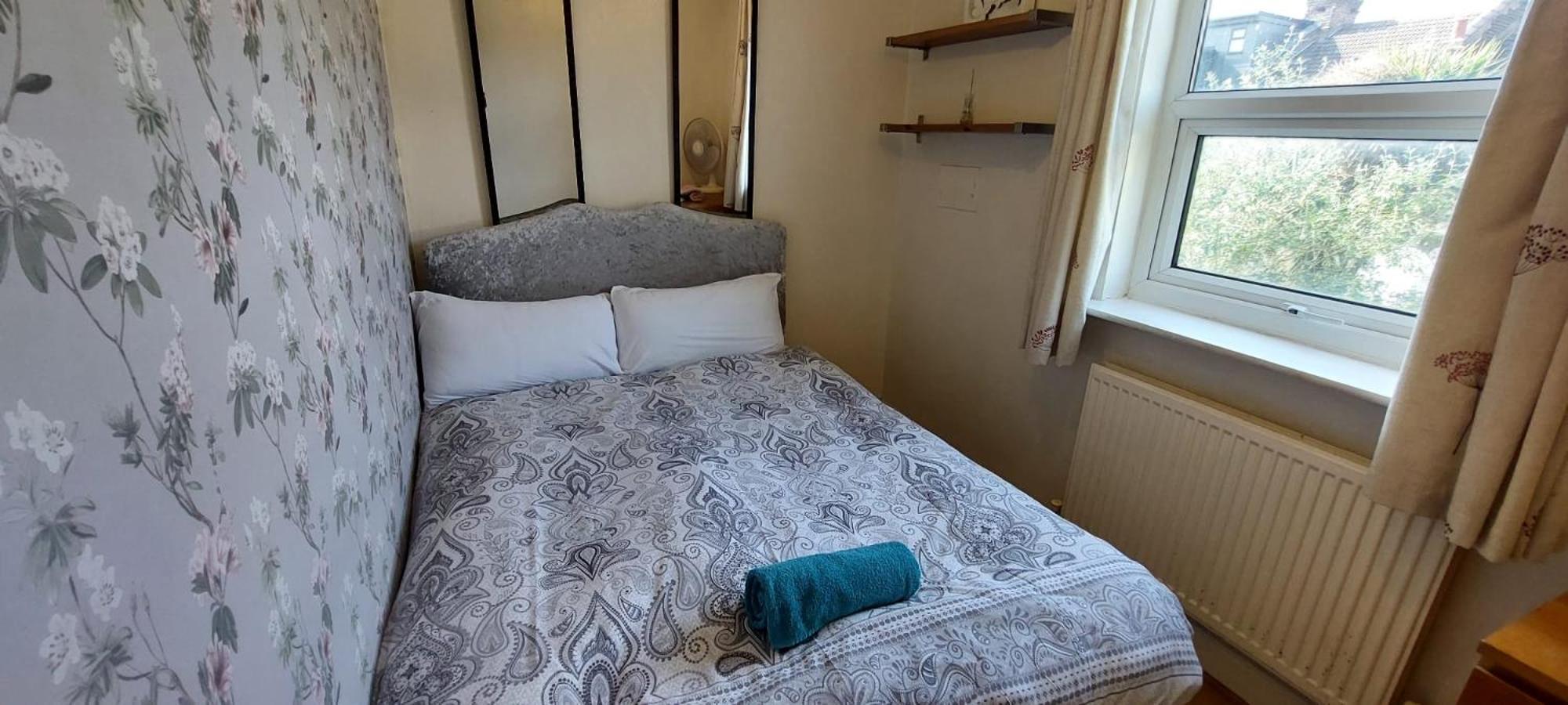 Two Bedroom Flat St Andrews Road London Eksteriør billede